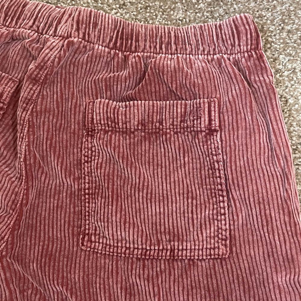 American Eagle Stretch Corduroy Low-Rise Baggy Wide-Leg Pant ✨ - Picture 9 of 11